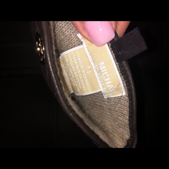 Michael kors gloves - Picture 3 of 3